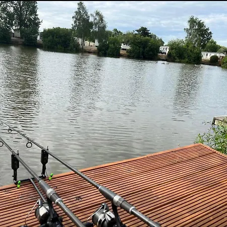 Отель Anglers Rest, With Hot Tub And Private Fishing Peg Таттершолл Экстерьер фото