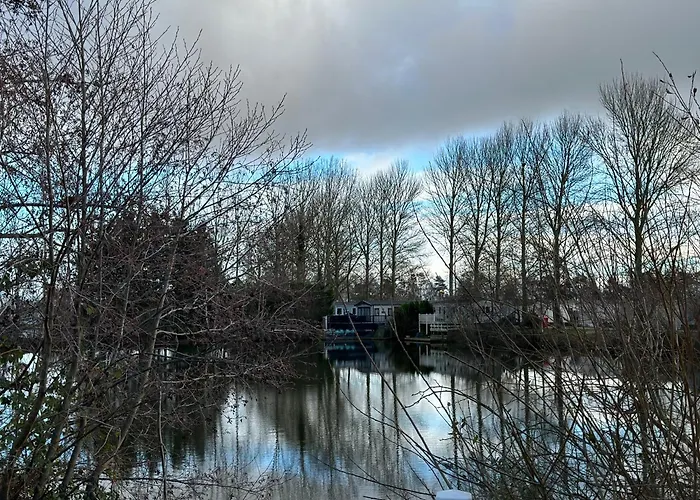Anglers Rest, With Hot Tub And Private Fishing Peg