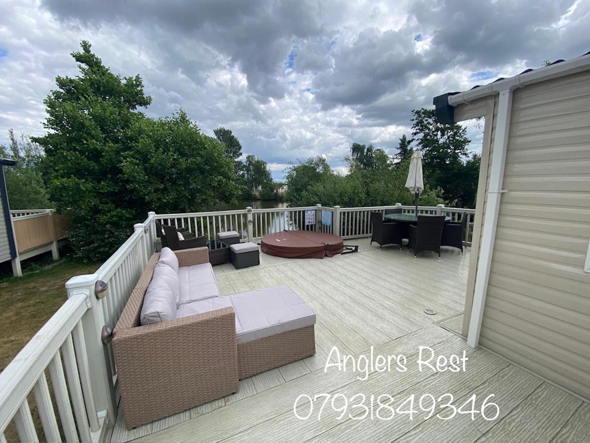 Anglers Rest, With Hot Tub And Private Fishing Peg *