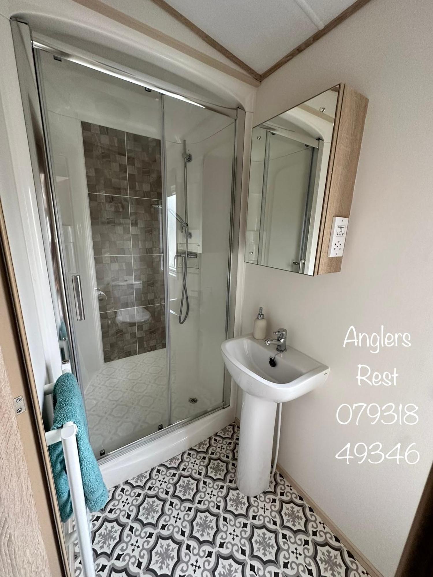 Anglers Rest, With Hot Tub And Private Fishing Peg Campsite Tattershall