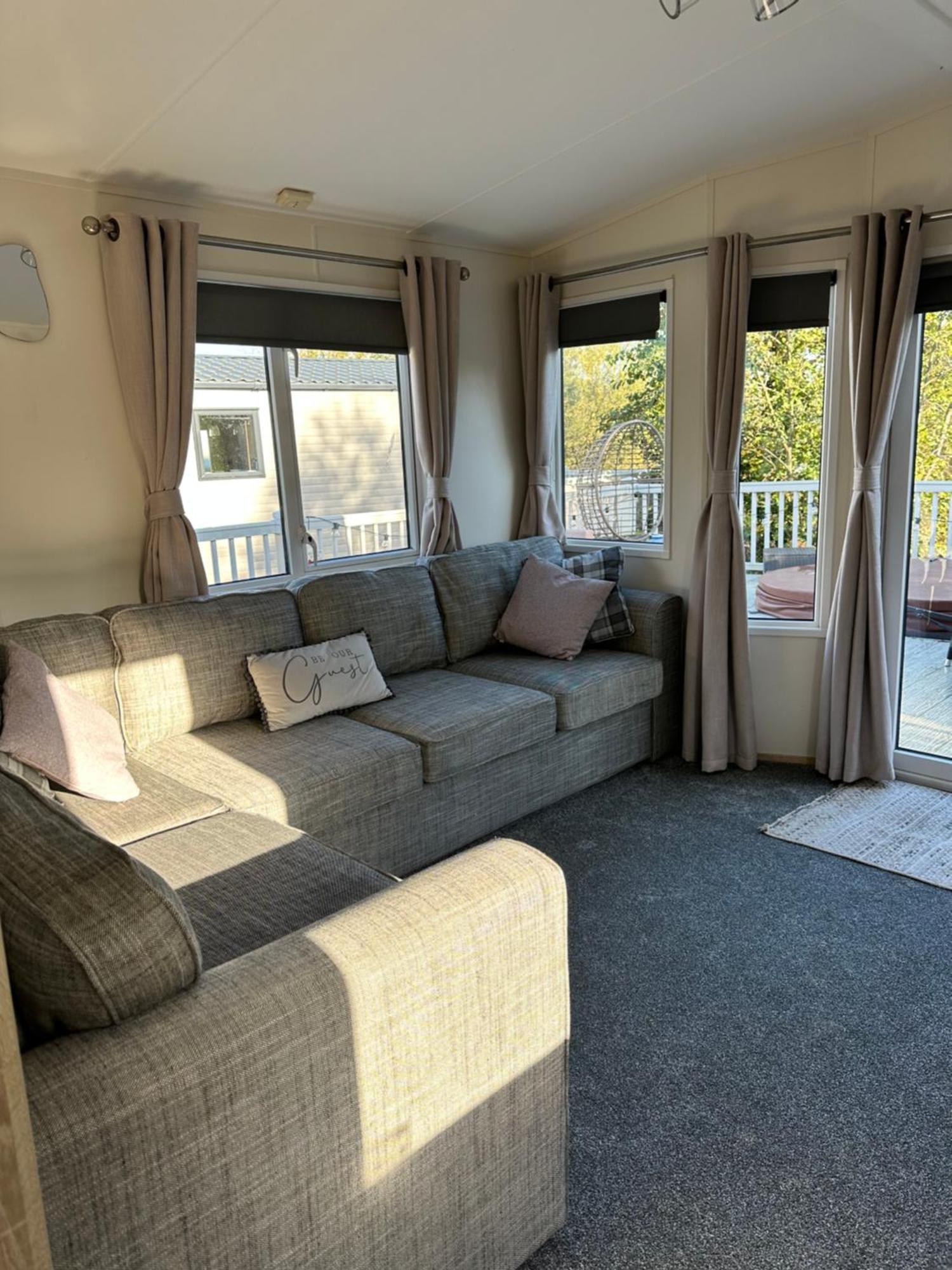 Anglers Rest, With Hot Tub And Private Fishing Peg Tattershall