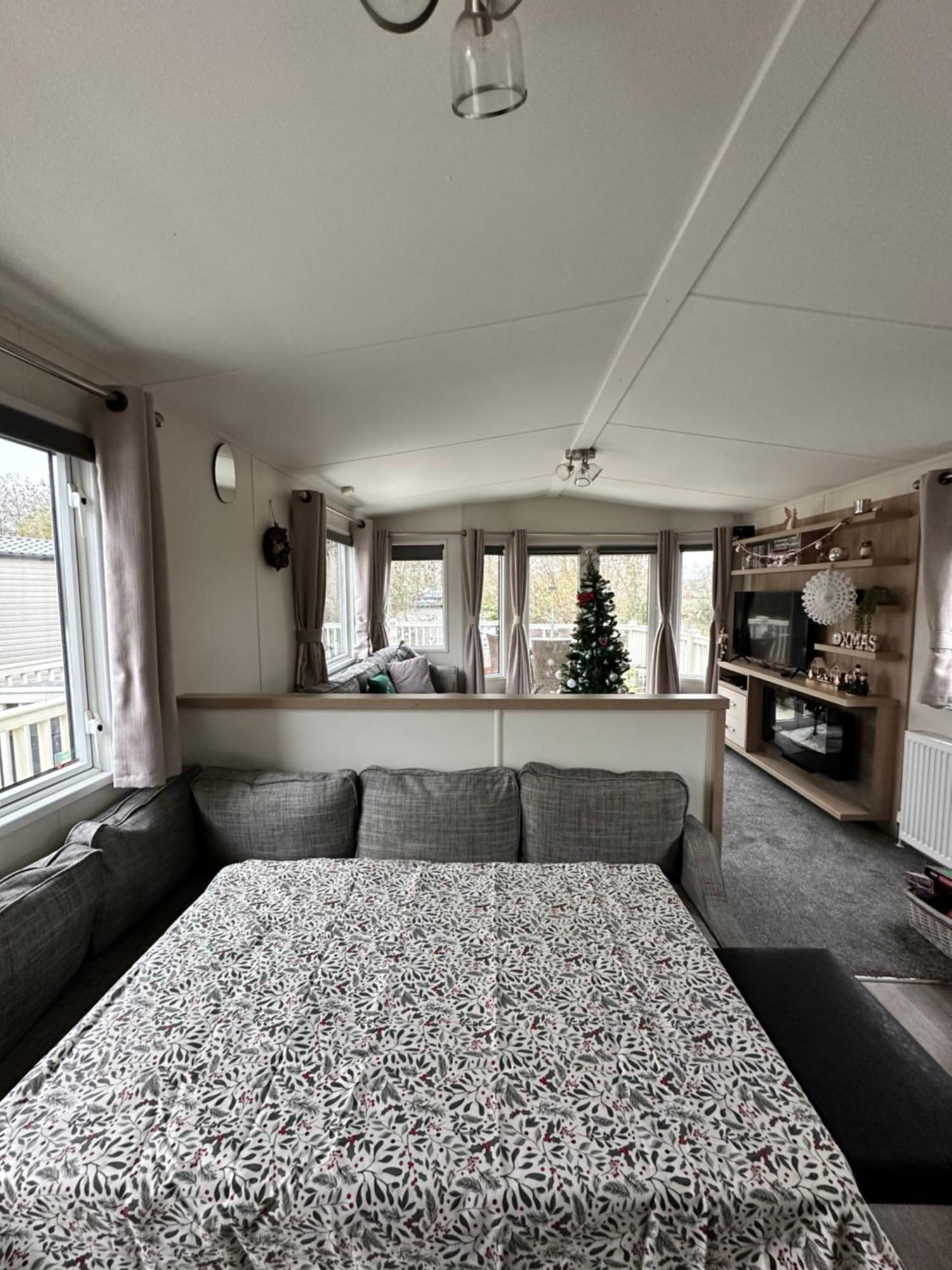 Anglers Rest, With Hot Tub And Private Fishing Peg Campsite Tattershall